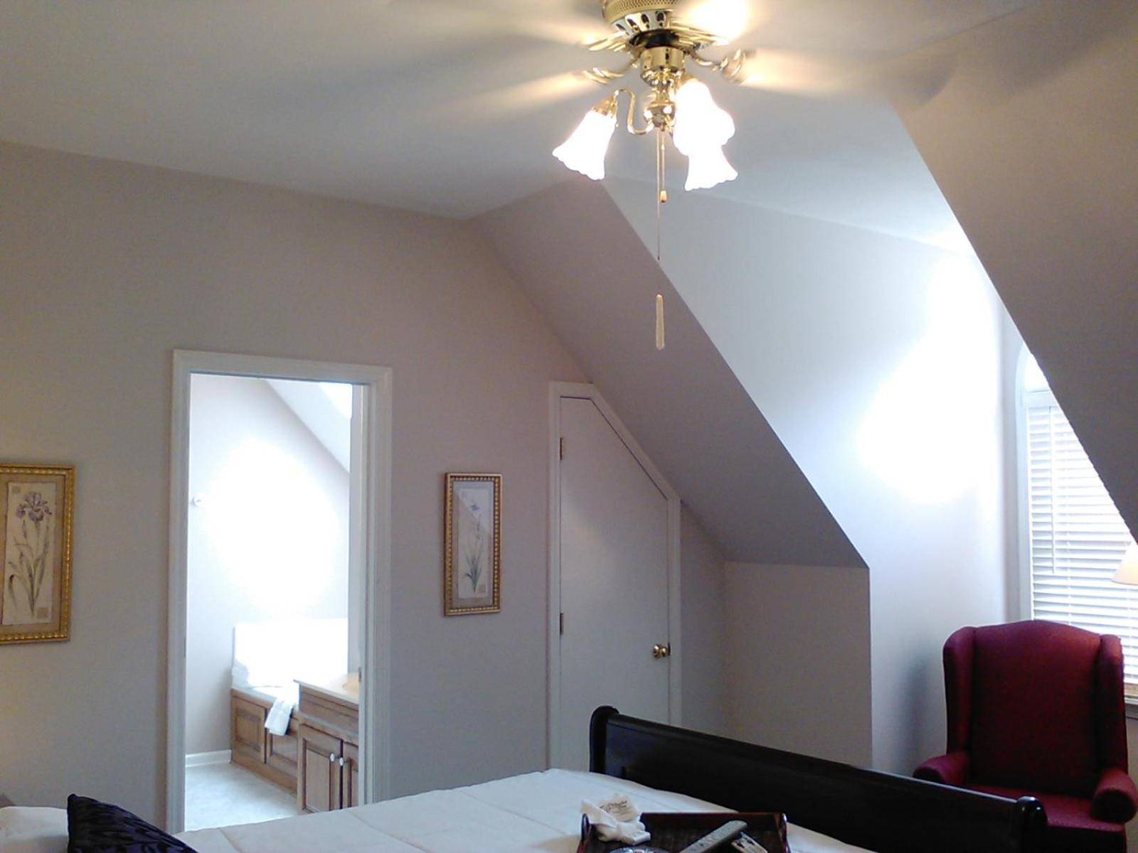 The Garden Inn Bed & Breakfast At Bee Rock Монтерей Экстерьер фото